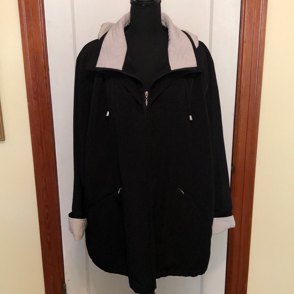 Big chill Black coat with gray quilted collar and cuffs. EUC.